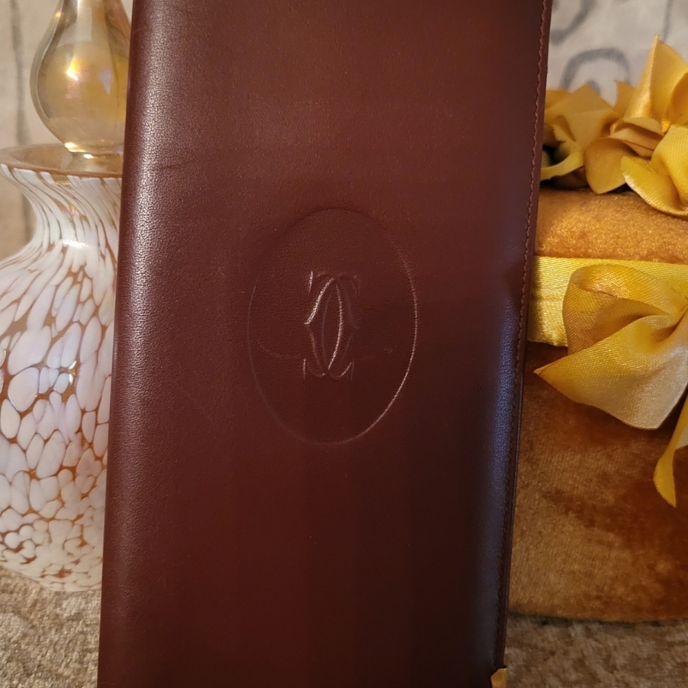 100% AUTHENTIC Must De Cartier Leather Bifold Long